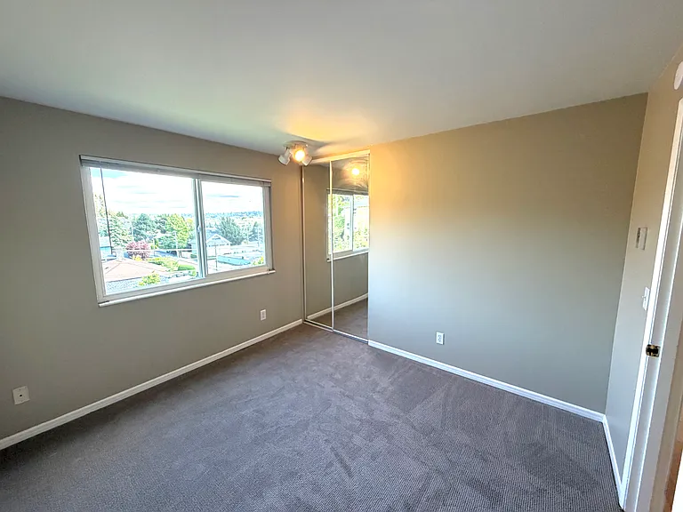 2663 Thorndyke Ave W #402 — Photo 16