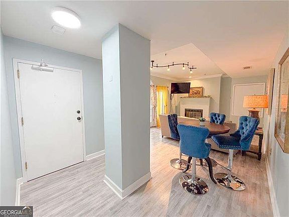 5th image of 2161 Peachtree Rd NE APT 708