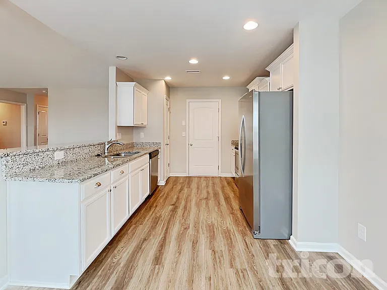 201 Karis Dr — Photo 6