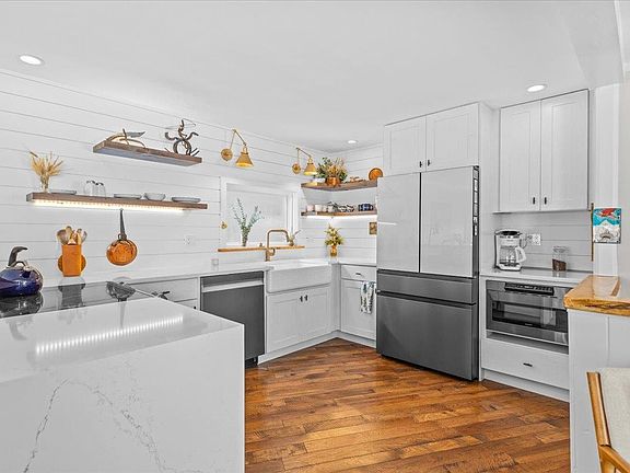 4th image of 355 Summit Road #6