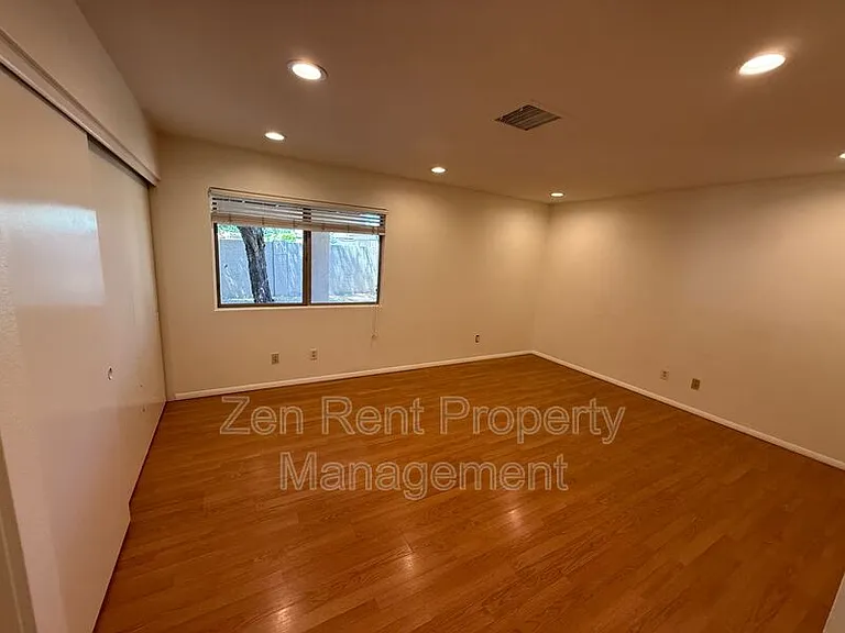 15448 N 63rd St — Photo 7