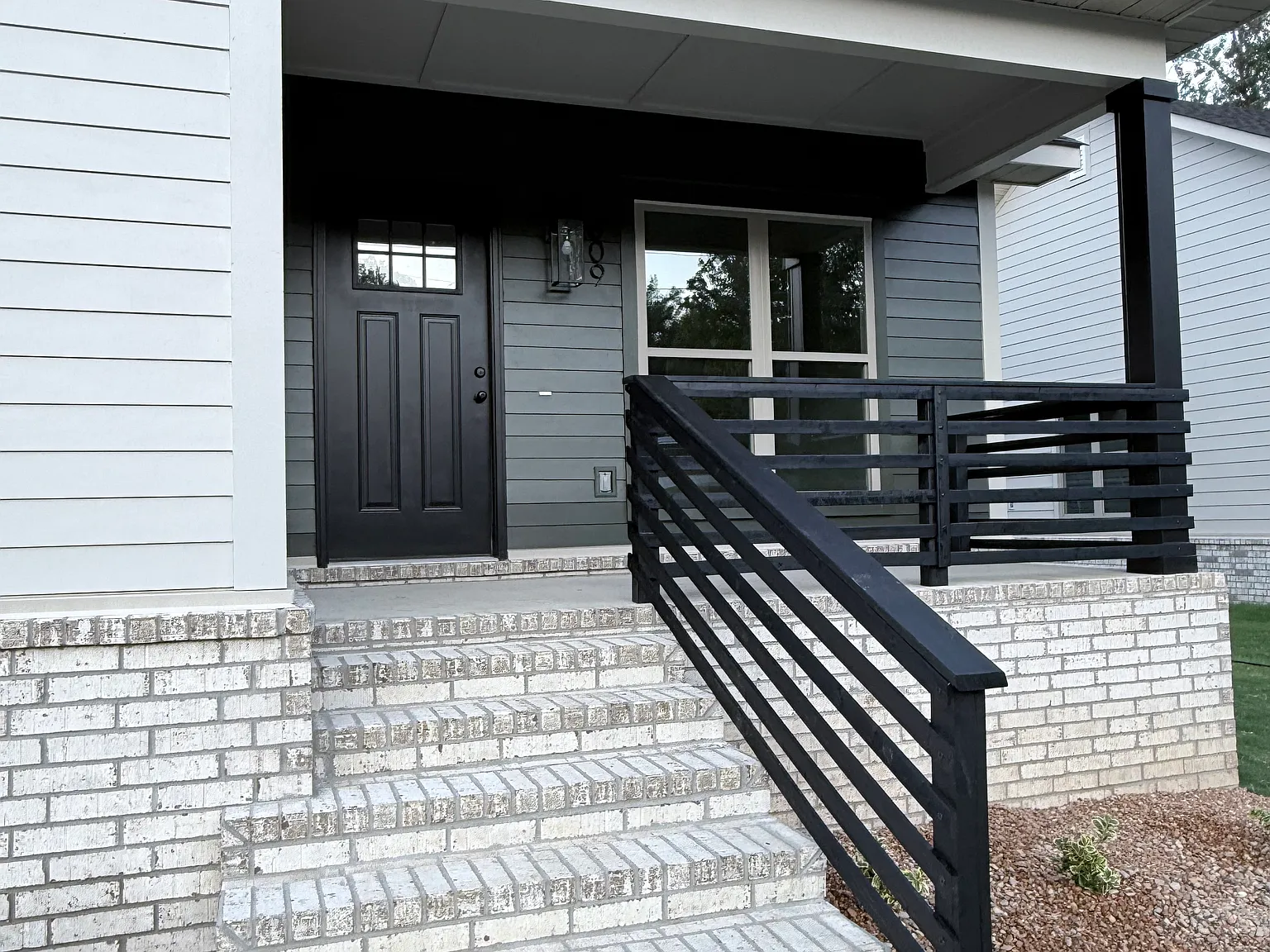 3 bed, 1352 sqft, $1,600 — Photo 2