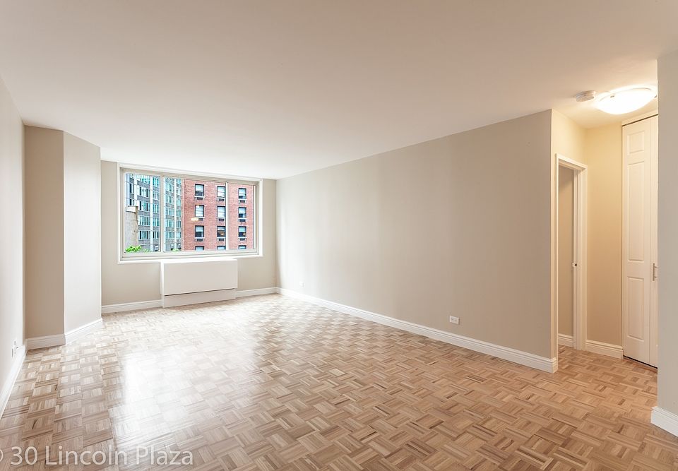 1st image of 30 W 63rd St APT 3M