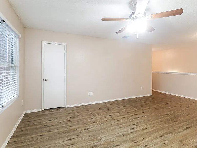 317 Blairwood Dr — Photo 11