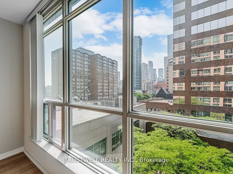 942 Yonge St #503 — Photo 13