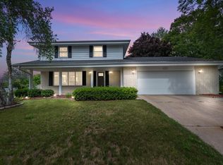 1949 Keith Ln, Grafton, WI 53024