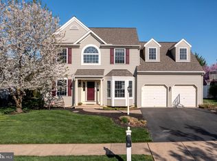 215 Deerfield Ln, Lititz, PA 17543