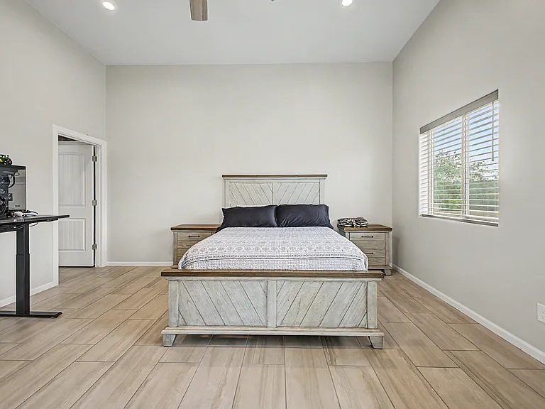208 S Montgomery Pl — Photo 22