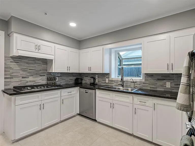 4119 Mischire Dr — Photo 8