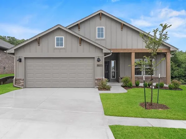 8825 Spruce St, Edmond, OK 73003
