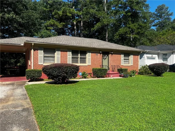 2533 Plantation Dr, East Pt, GA 30344