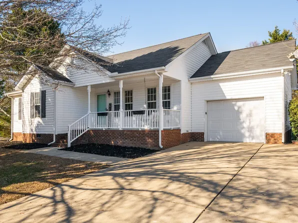 11 Hemlock Ct, Angier, NC 27501