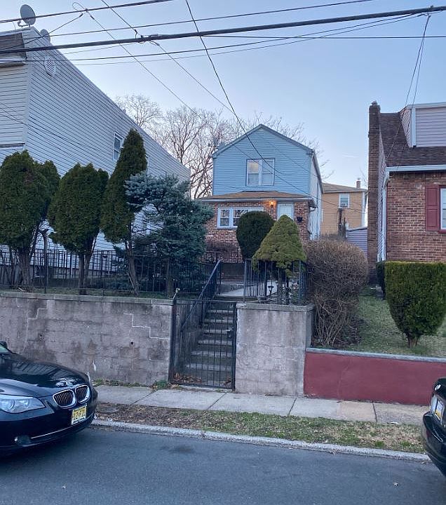 1st image of 1460 Hiawatha Ave