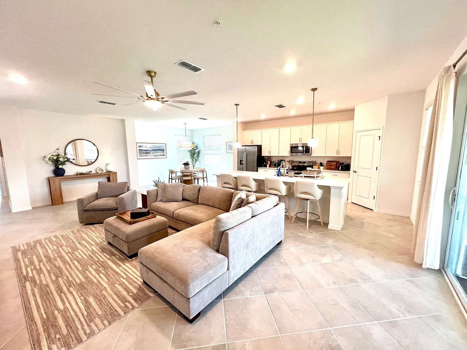 3 bed, 2110 sqft, $6,000 — Photo 4