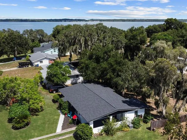 107 E Myrtle St, Howey In The Hills, FL 34737