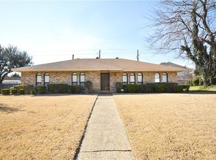 917 Canyon Ridge Dr, Desoto, TX 75115