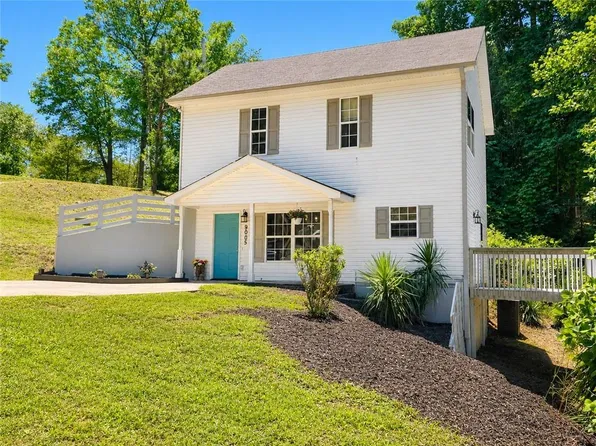 9005 Lemans Trl, Gainesville, GA 30506