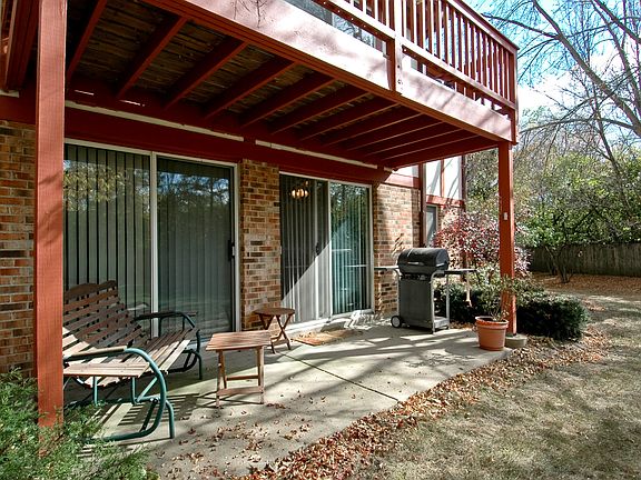 3rd image of 1590 Burr Oak Ct APT A