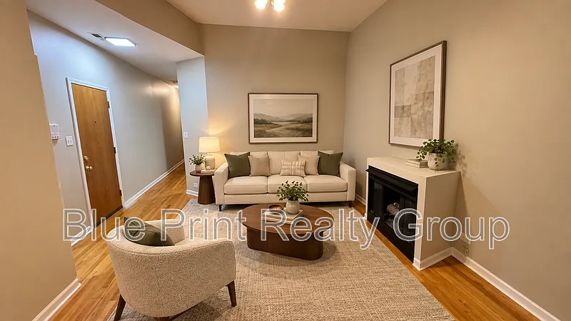 3 bed, 2.0 bath, 1300 sqft, $1,785 — Photo 3