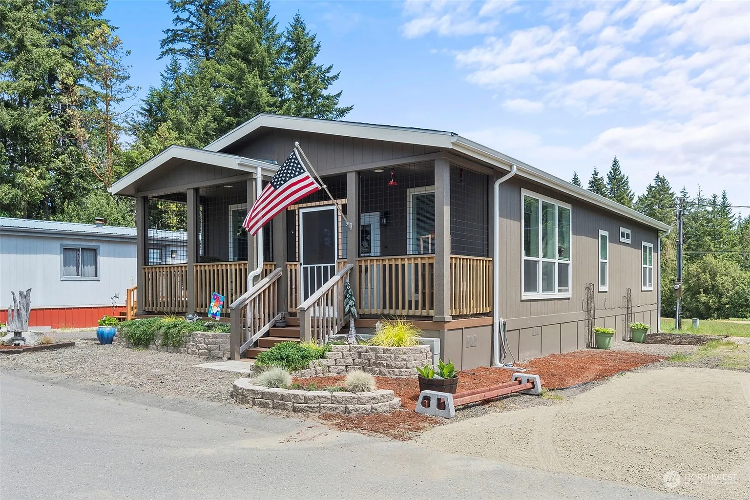 2958 NW Mountain View Road #M photo 1
