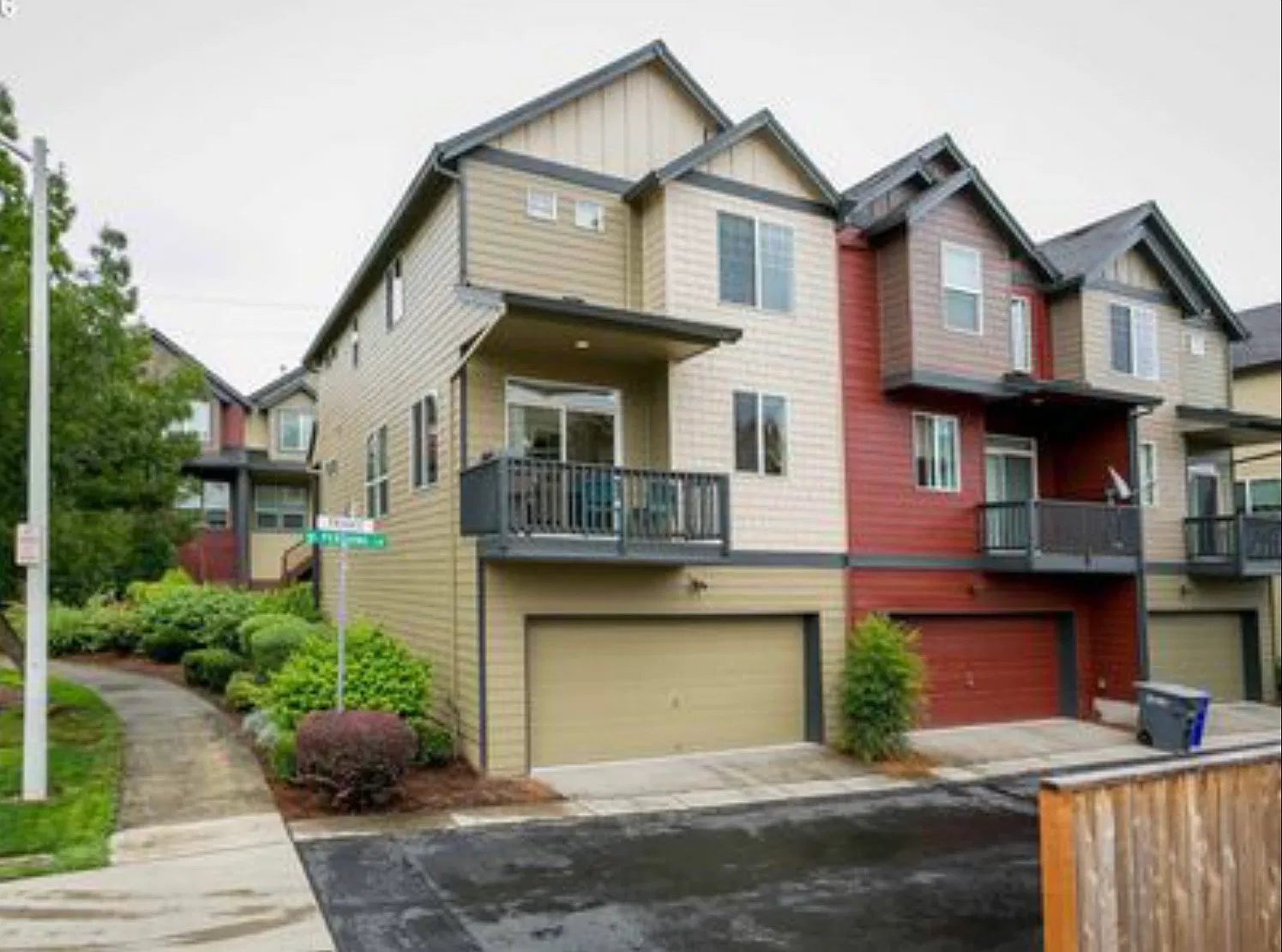 4 bed, 2.5 bath, 1550 sqft, $2,400 — Photo 2