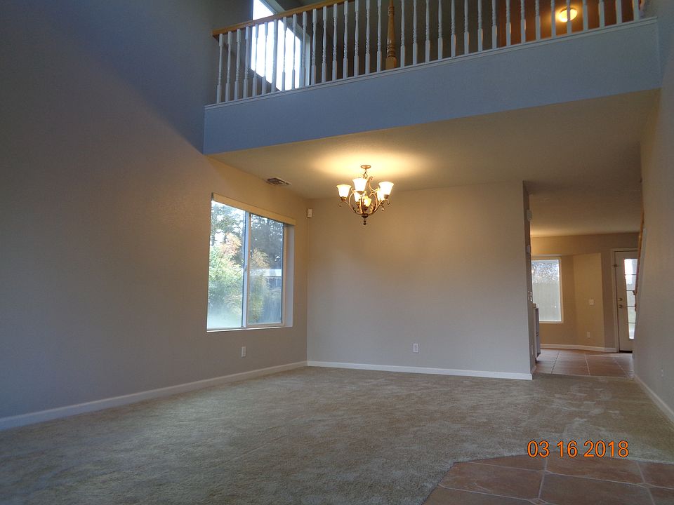 2nd image of 914 Rolling Oak Ct