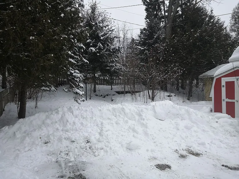 225 W Kent Rd — Photo 23