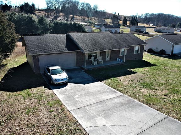 2nd image of 555 Altina Cir