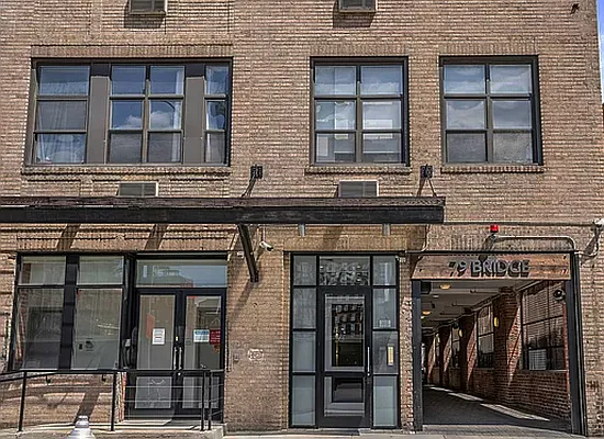 Sold by Level Group | media 9