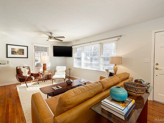 3rd image of 211 Windsor Dr