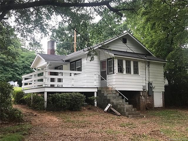 2nd image of 706 E Sharpe St
