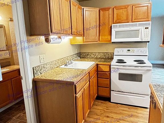 4th image of 2484 Dexter Ave N APT 1