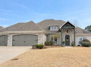 1030 Applewood Dr, Conway, AR 72034