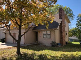 1561 SW Chelsea Dr, Topeka, KS 66604
