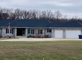 5942 E Houston Rd, Woodlawn, IL 62898