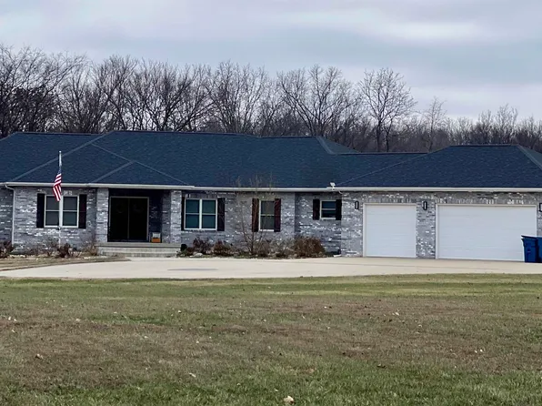 5942 E Houston Rd, Woodlawn, IL 62898