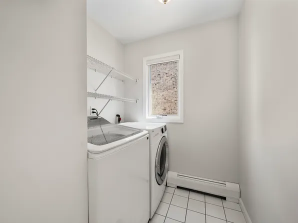 229 Franklin Avenue image 10 of 27