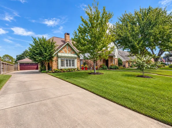 807 Longview Dr, Sugar Land, TX 77478