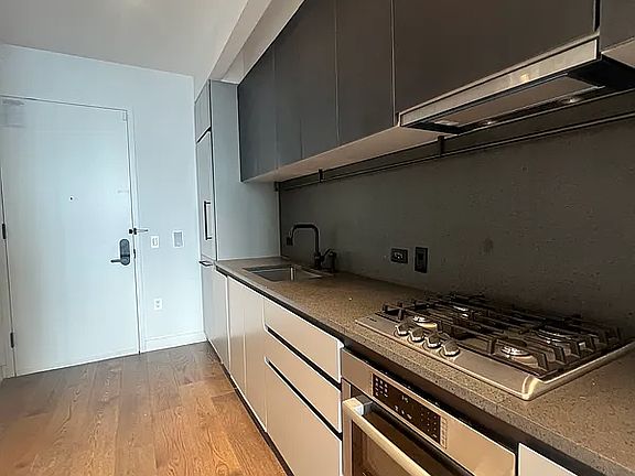3rd image of 11 Hoyt St #35H