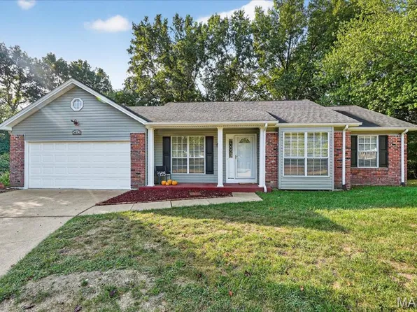 2452 Autumn Pines Dr, Ballwin, MO 63011