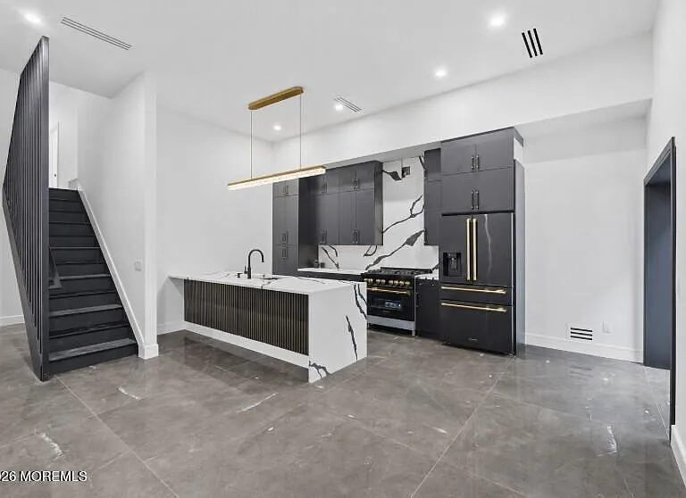 9 Minerva St #1 — Photo 1