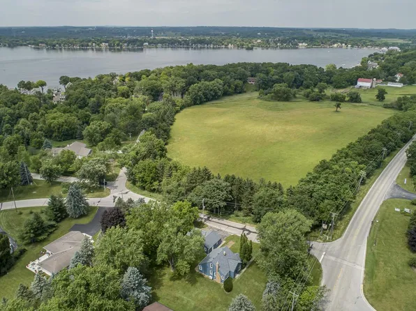 W264N2847 Prospect AVENUE, Pewaukee, WI 53072