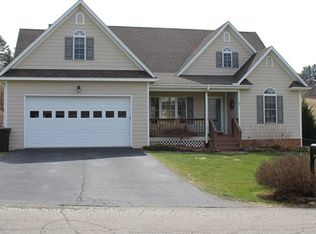 107 Colonial Dr, Galax, VA 24333