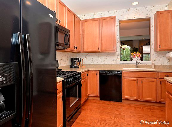 5th image of 12702 Brookside Ct