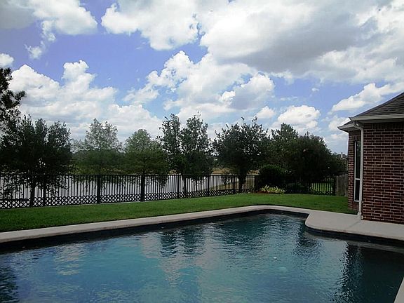 3rd image of 11405 Gladewater Dr