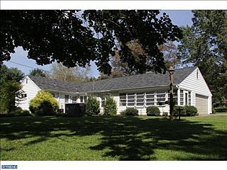 2nd image of 990 Deerfield Ln