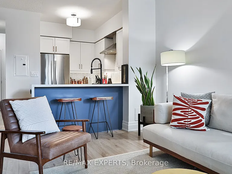 125 Western Battery Rd #404 — Photo 9