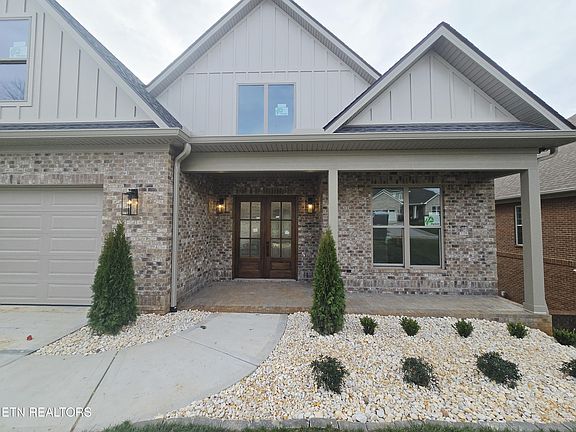 3rd image of 455 Maclaren Way