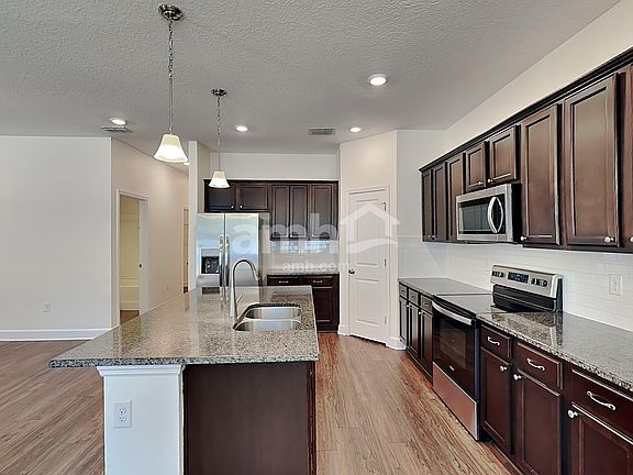 3rd image of 4455 Reisswood Loop