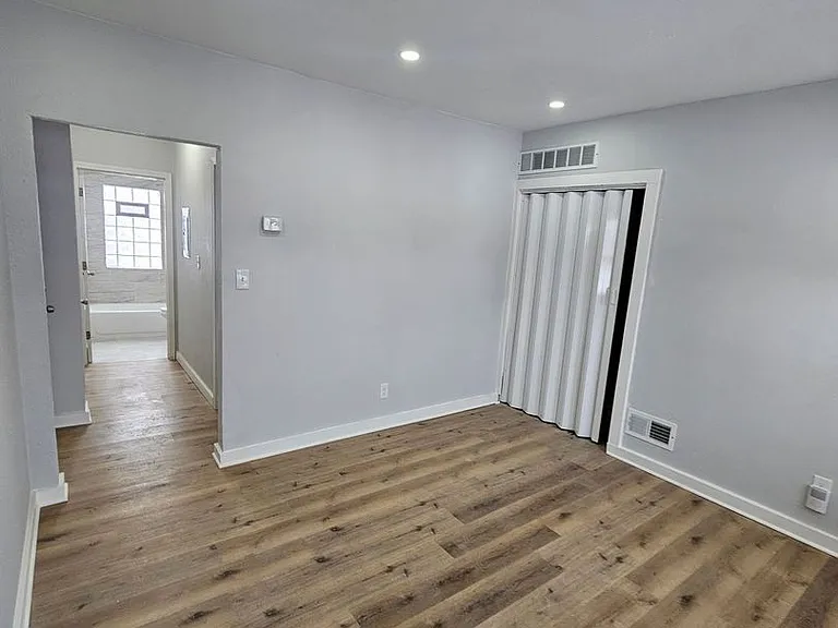 1917 W Atkinson Ave. - 4 Unit — Photo 7